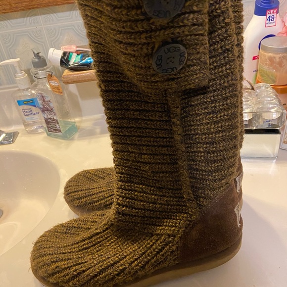 UGG - Picture 4 of 4